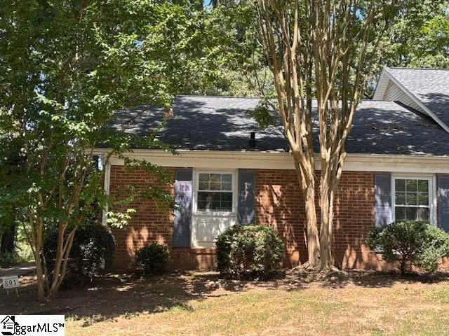 Wenwood Towns, Greenville Community