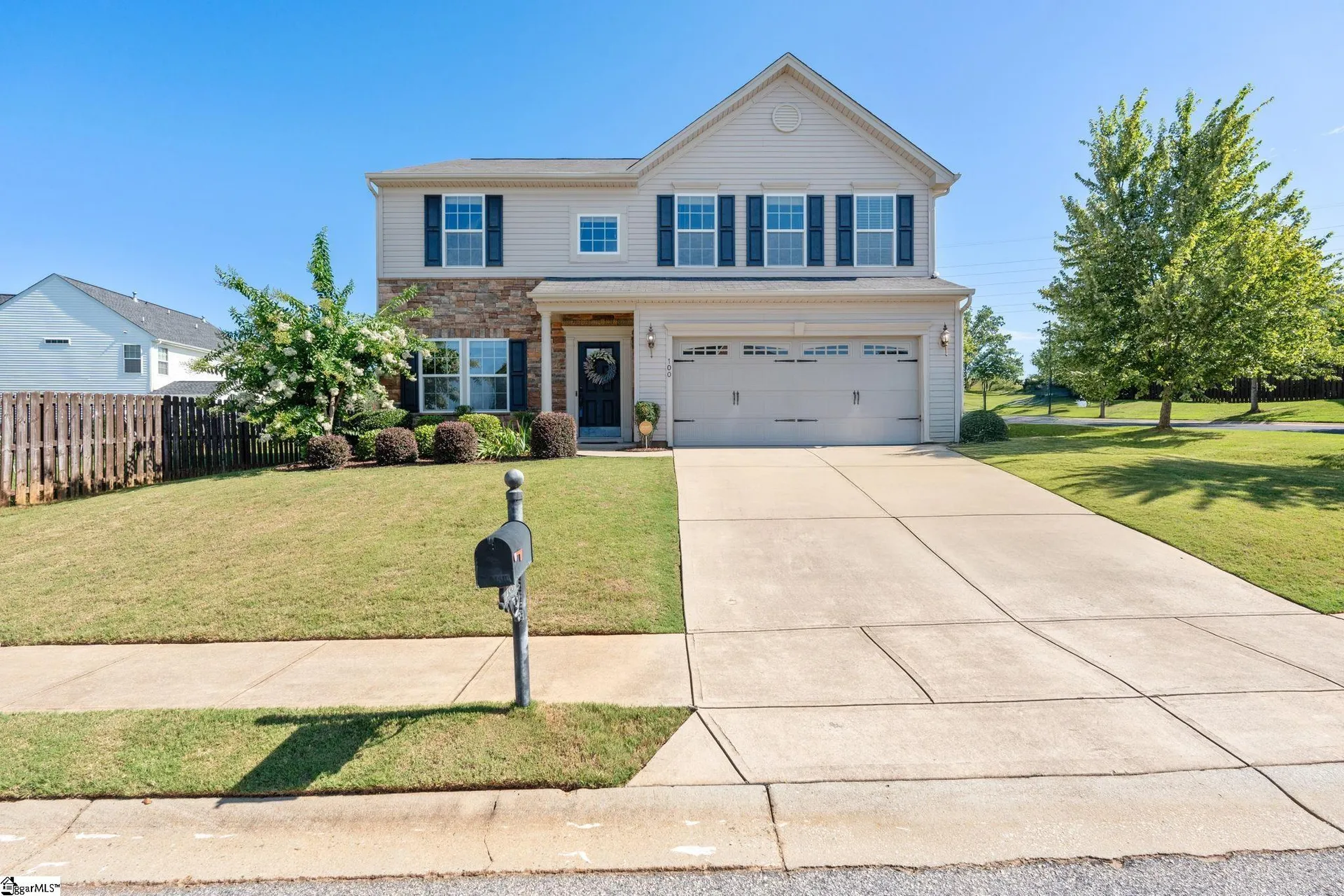 100 Neves Drive