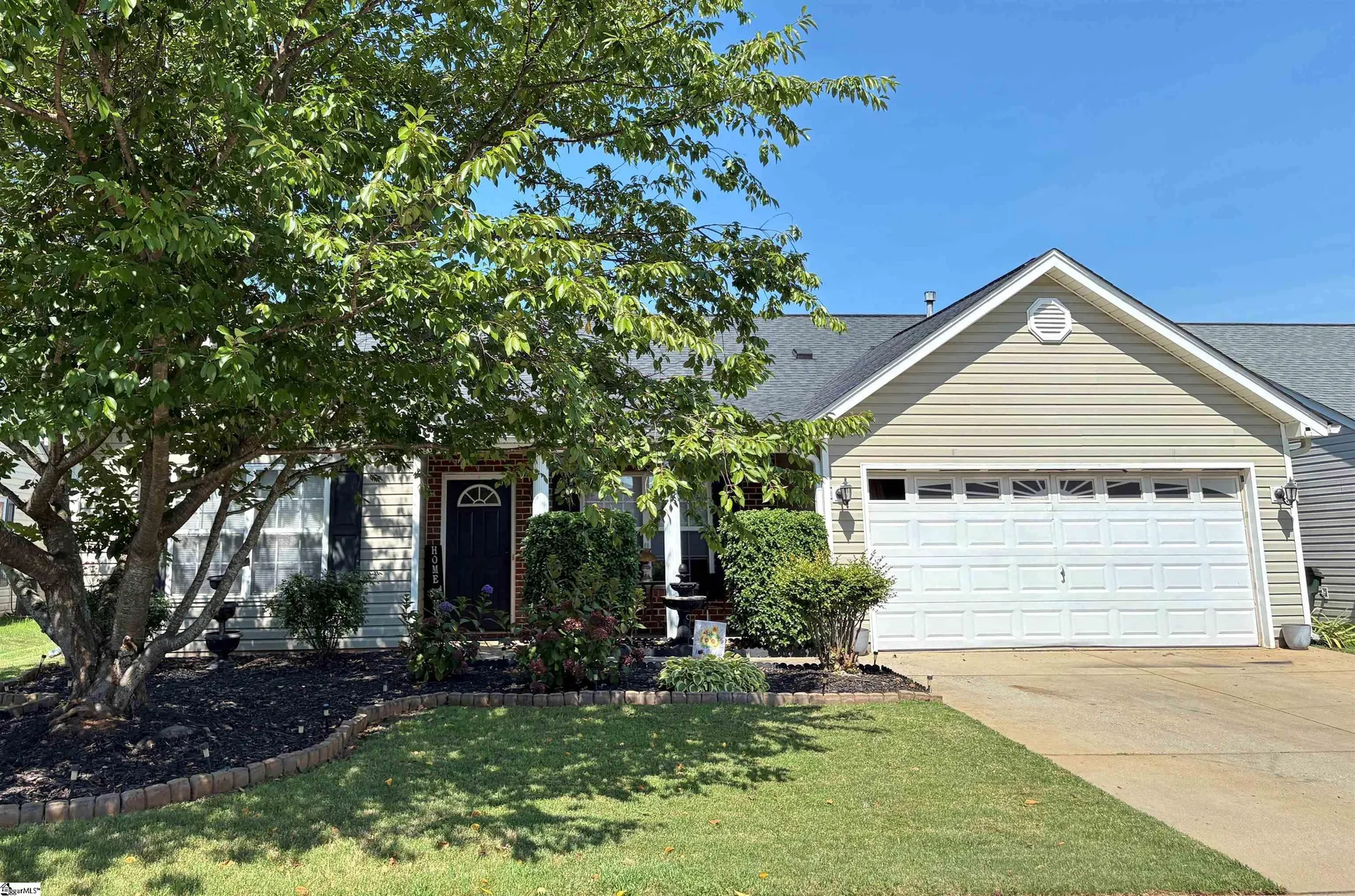 Property image 2 at 15 Seaside Lane, Greer, SC 29650