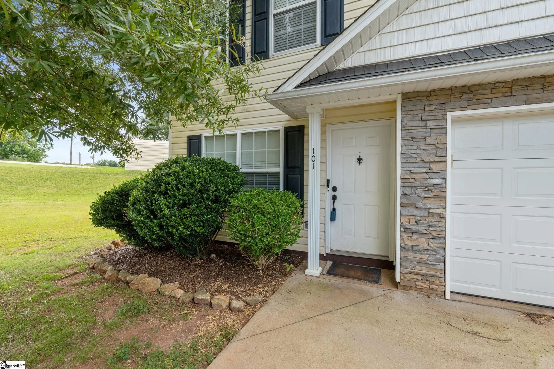 Property image 2 at 101 Beverly Drive, Easley, SC 29640