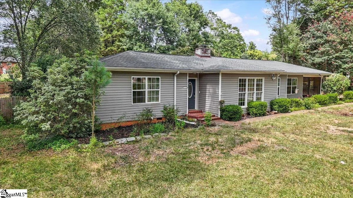 Property image 3 at 3330 Robin Hood Drive, Spartanburg, SC 29303