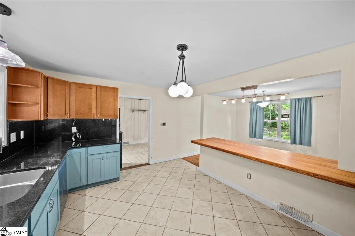 Property image 5 at 3330 Robin Hood Drive, Spartanburg, SC 29303