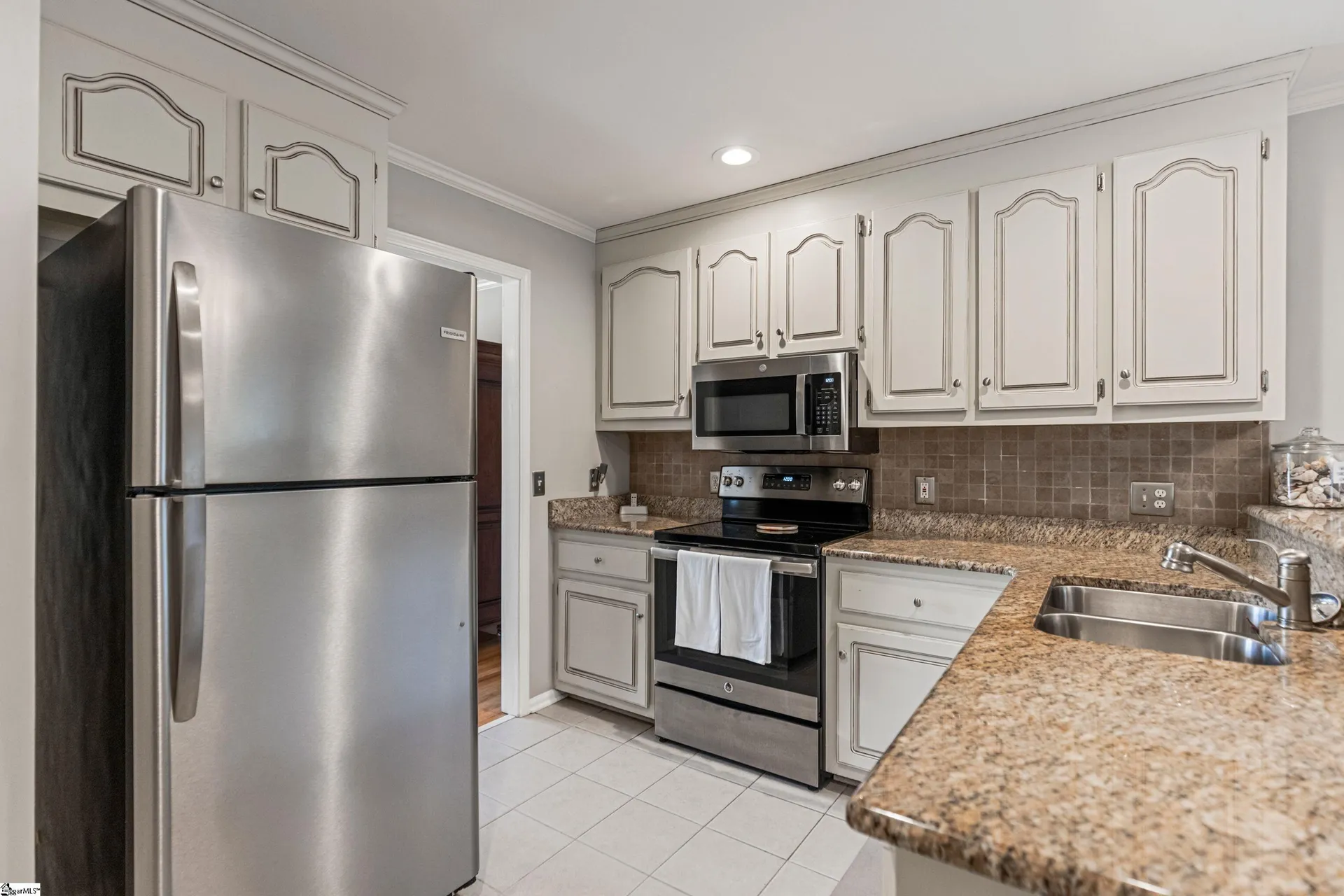 Property image 5 at 17 Julesking Court, Greenville, SC 29609