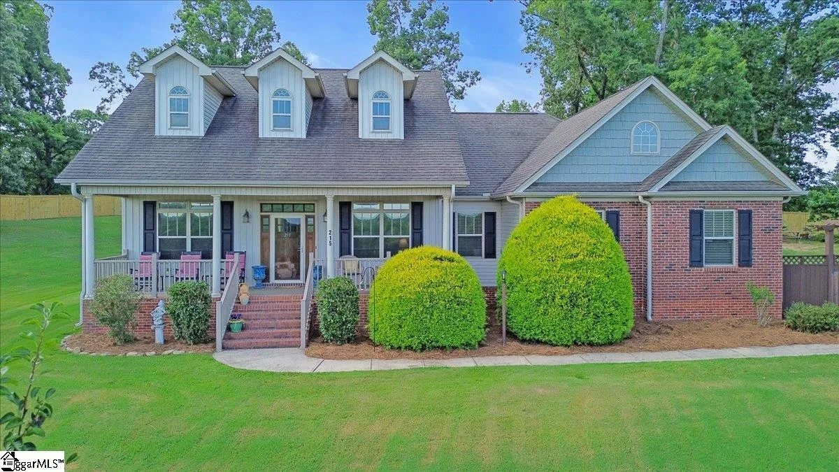 Hawk Pointe, Travelers Rest Community