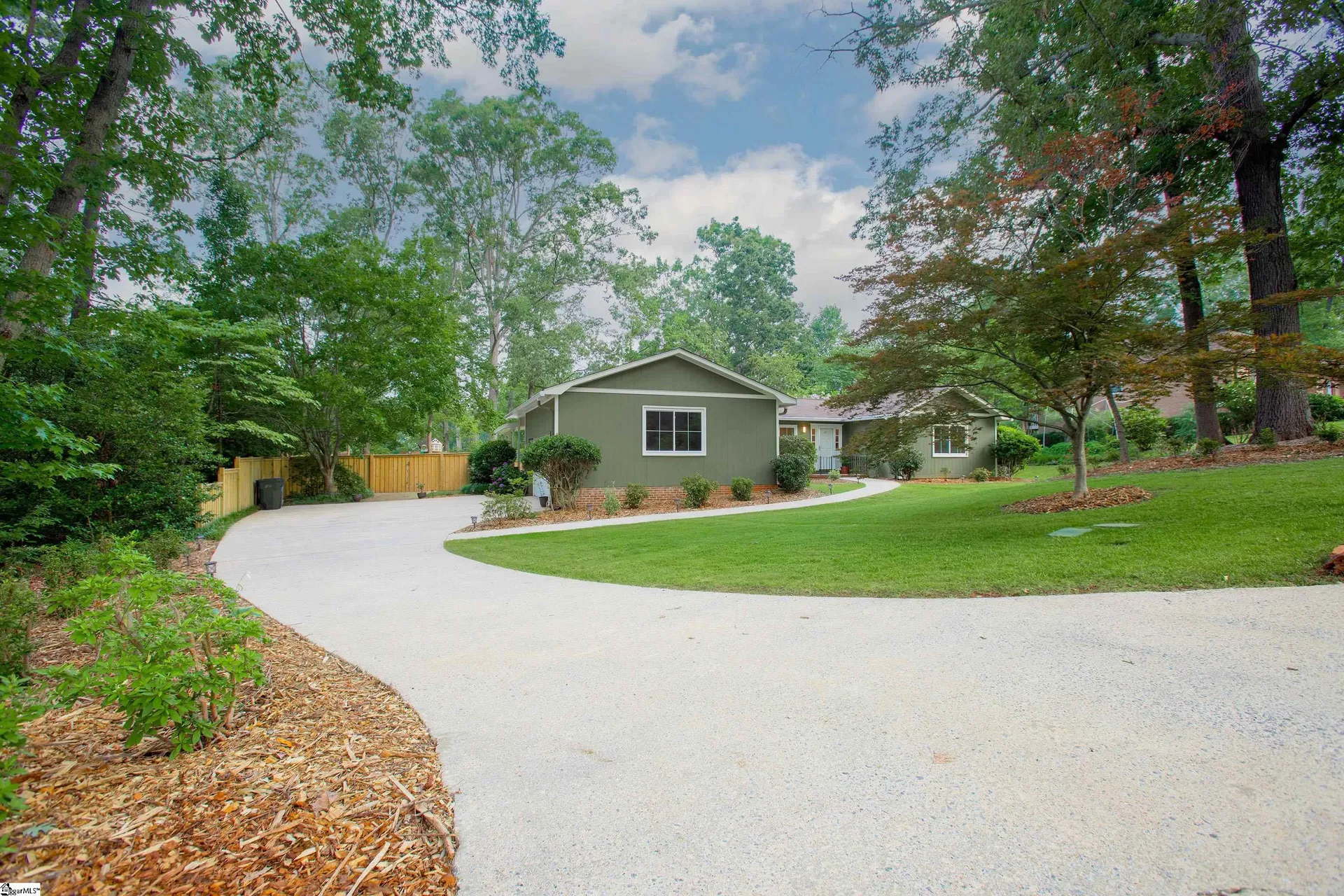 Property image 2 at 3 Norwich Drive, Greenville, SC 29609-1437