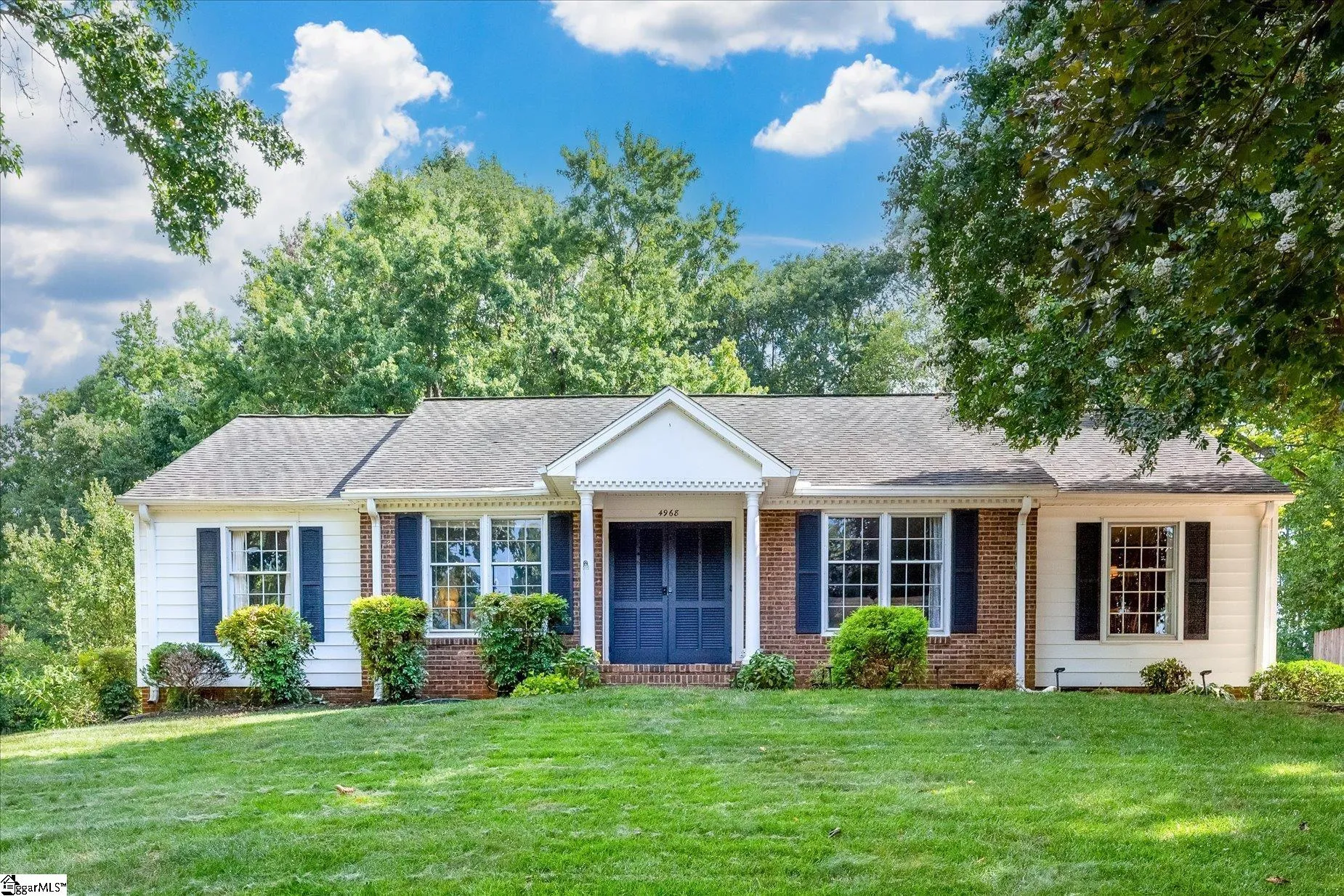 Mountainbrook, Greenville Community