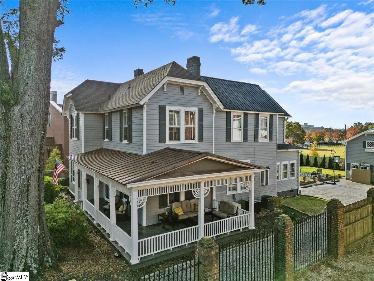Property image 2 at 231 Hampton Avenue, Greenville, SC 29601
