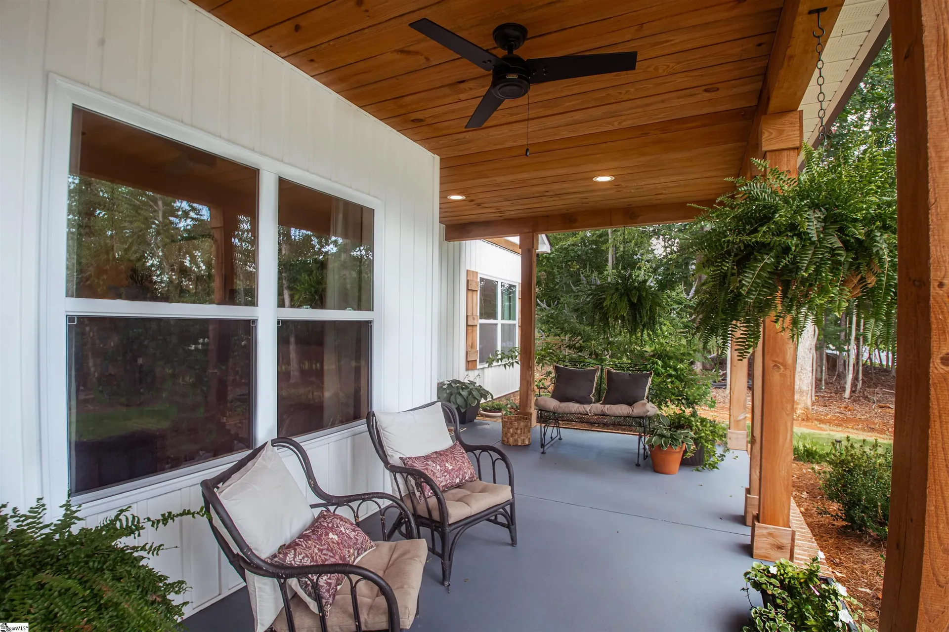 Property image 2 at 117 E Peninsula Drive, Laurens, SC 29360