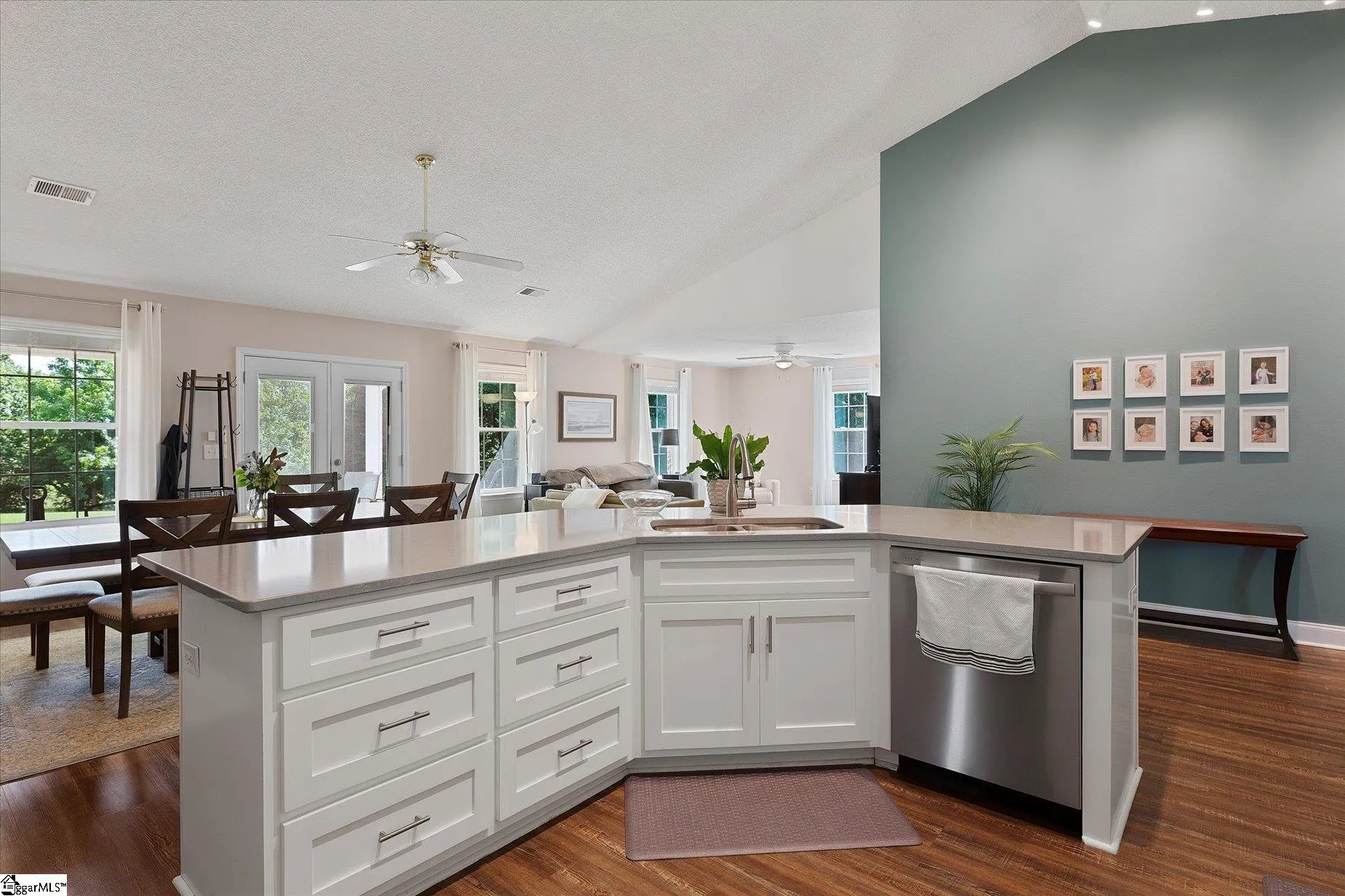 Property image 4 at 107 Whileaway Court, Taylors, SC 29687