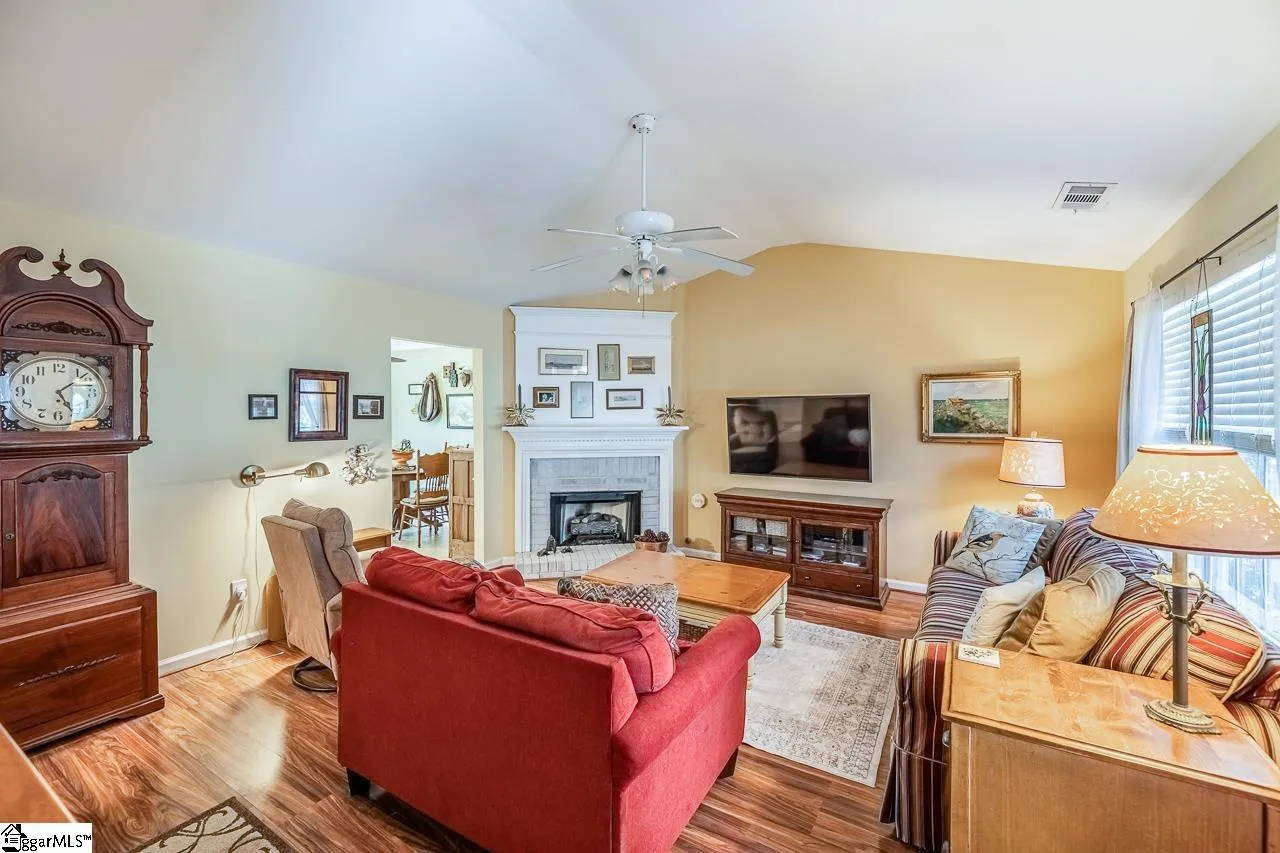 Property image 3 at 620 Fairview Lake Way, Simpsonville, SC 29680