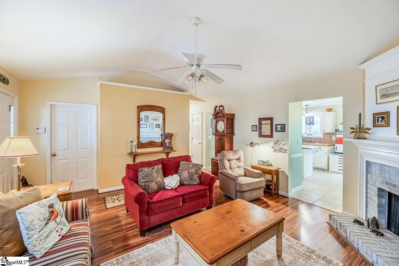 Property image 4 at 620 Fairview Lake Way, Simpsonville, SC 29680