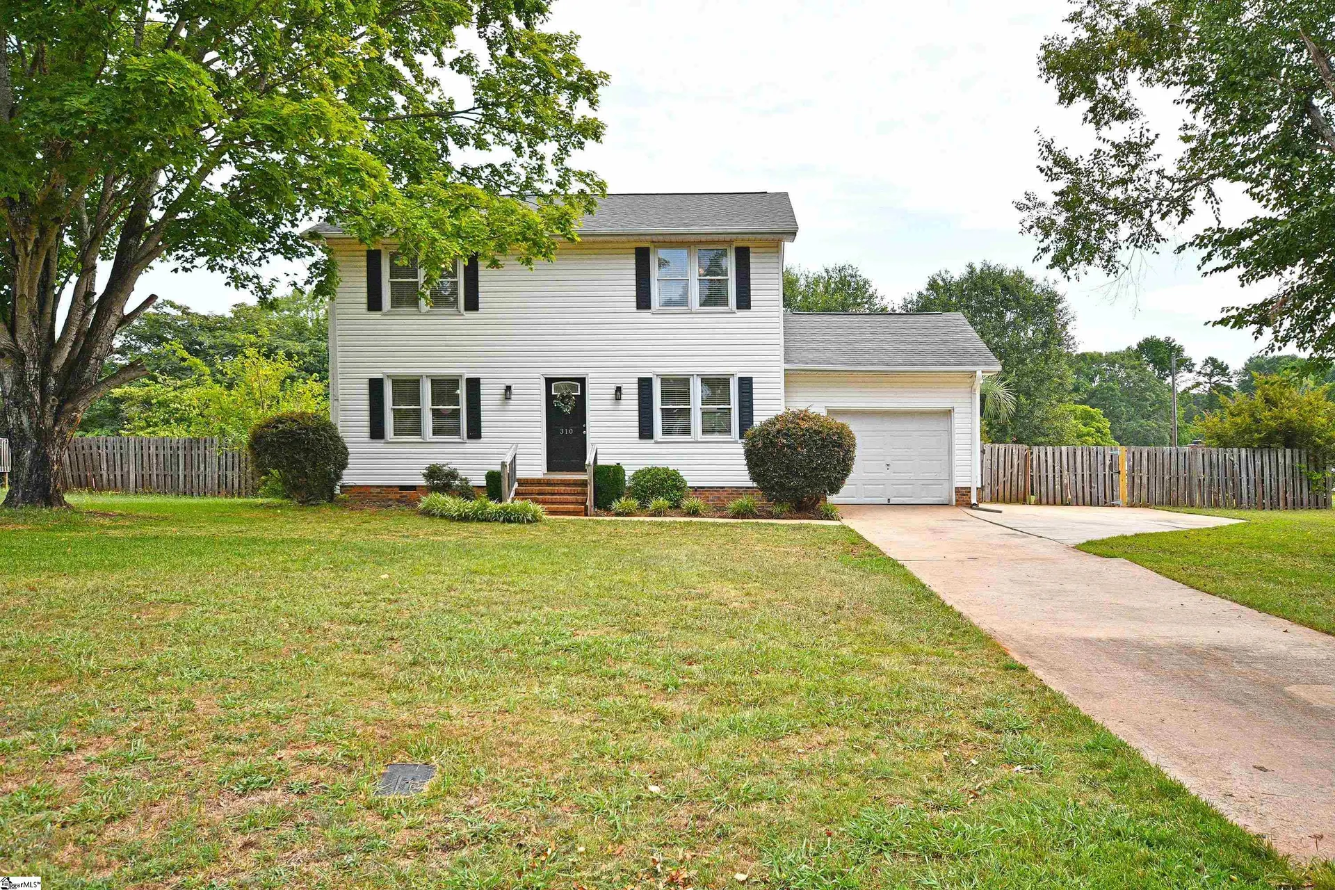 Stonehaven, Anderson Community