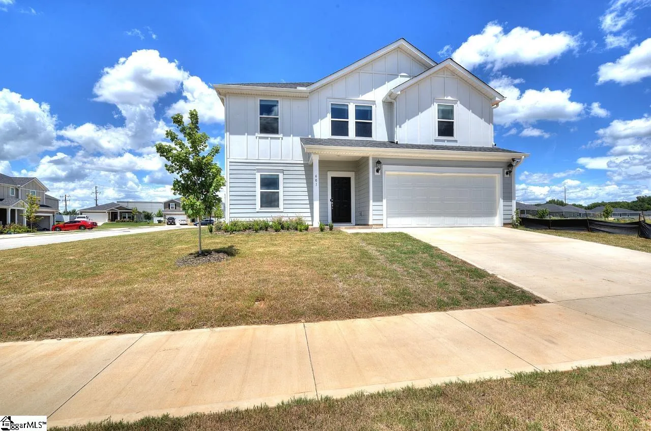 Property image 2 at 601 Hollybank Street, Fountain Inn, SC 29644