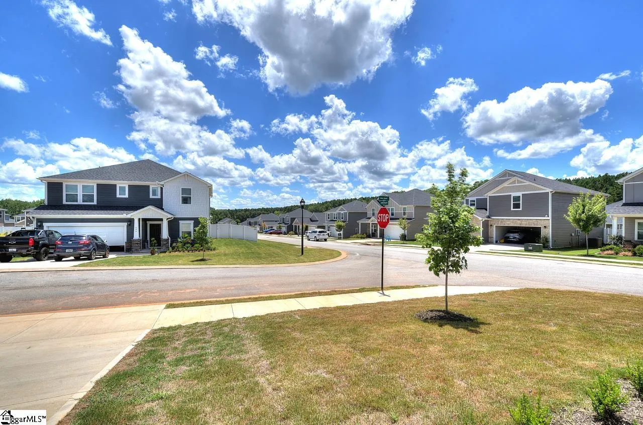 Property image 4 at 601 Hollybank Street, Fountain Inn, SC 29644