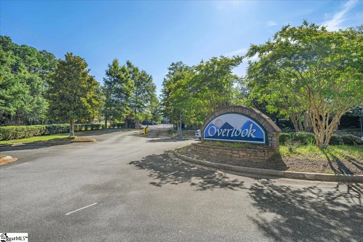 Overlook, Anderson Community