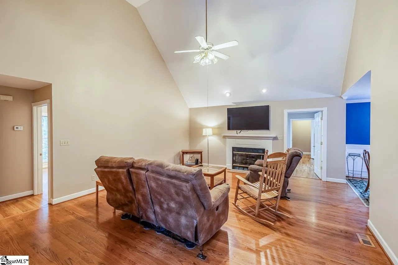 Property image 4 at 412 Woodgrove Trace, Spartanburg, SC 29301