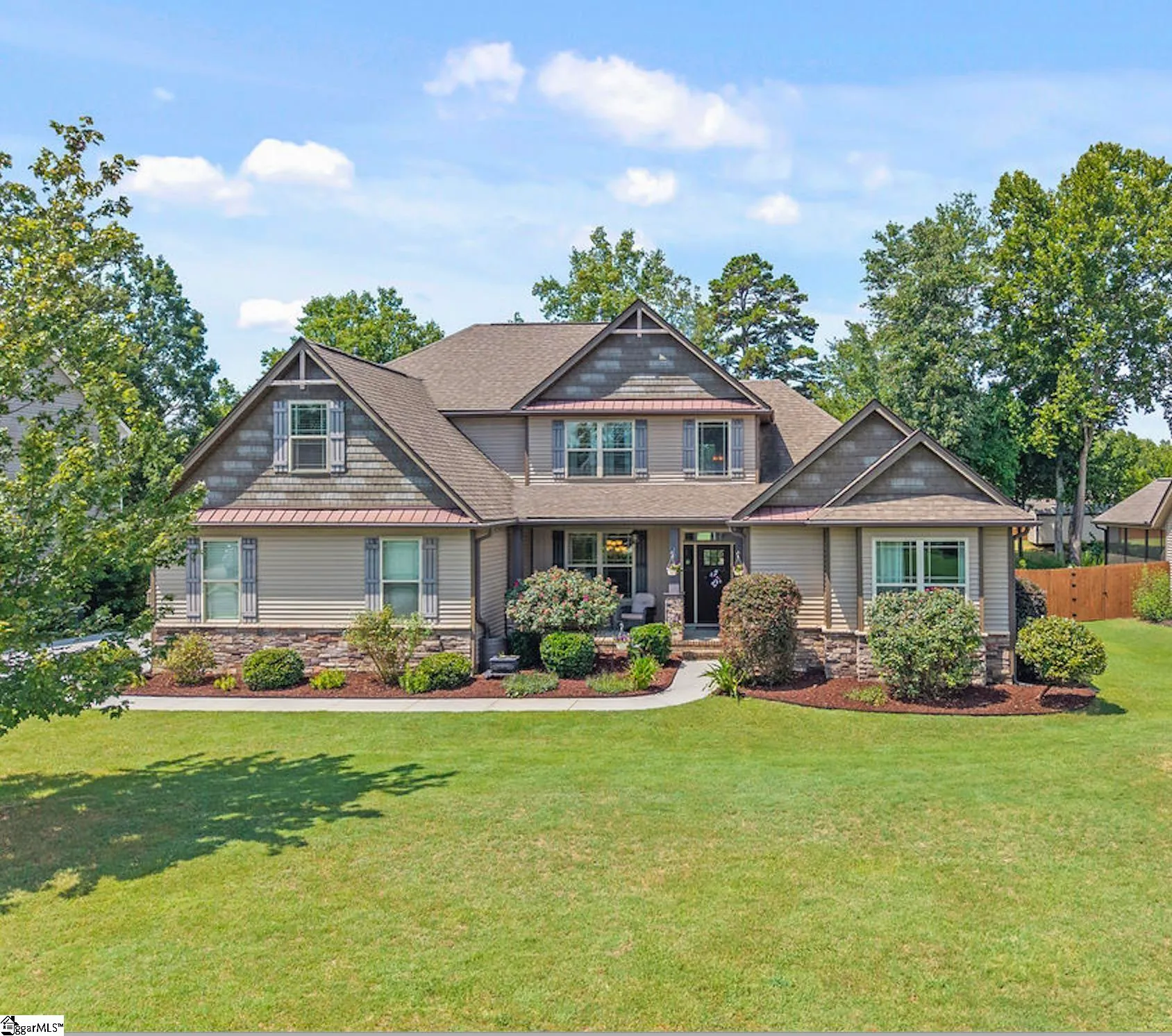 Amber Oaks, Greer Community