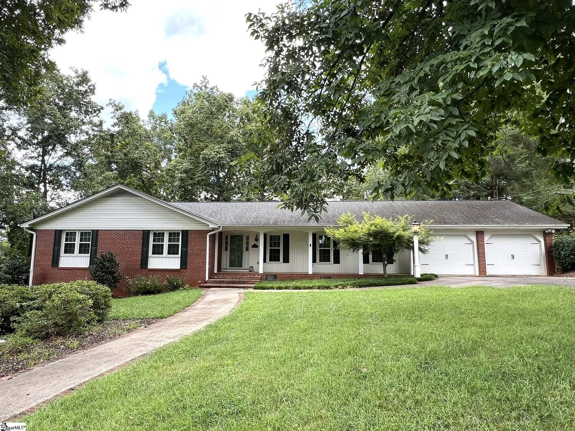 Forest Acres, Easley Community