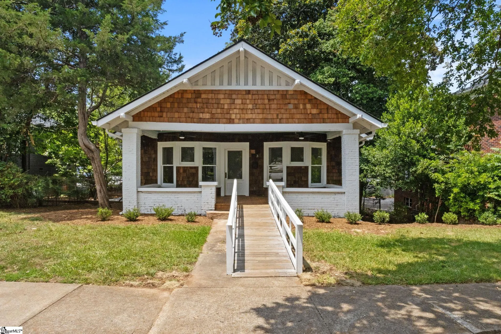 Pettigru Historic, Greenville Community