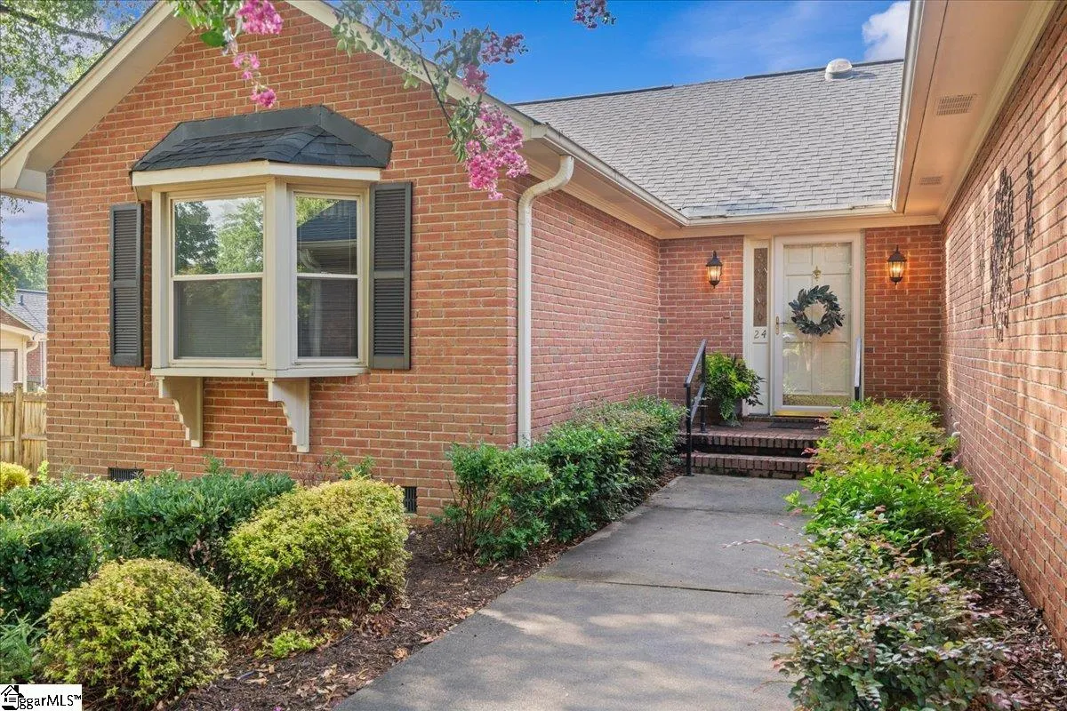 Property image 3 at 24 Fairoaks Drive, Greenville, SC 29615-4340