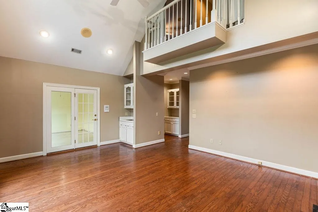 Property image 5 at 306 Greenview Circle, Greenville, SC 29609