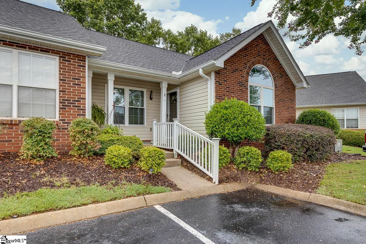 Property image 2 at 5 Bailess Court, Greer, SC 29650