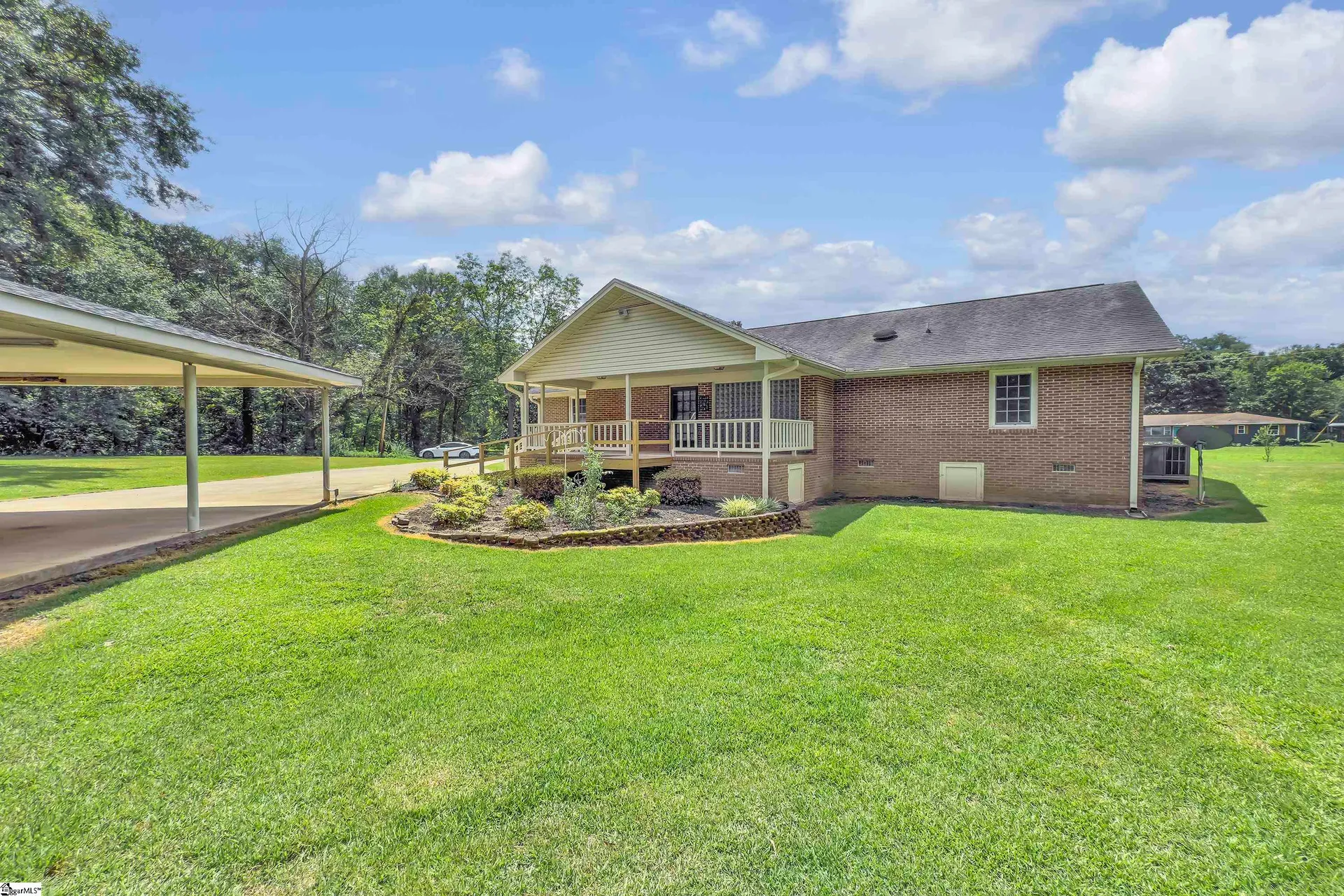 Property image 2 at 23 Riverview Circle, Greenville, SC 29611