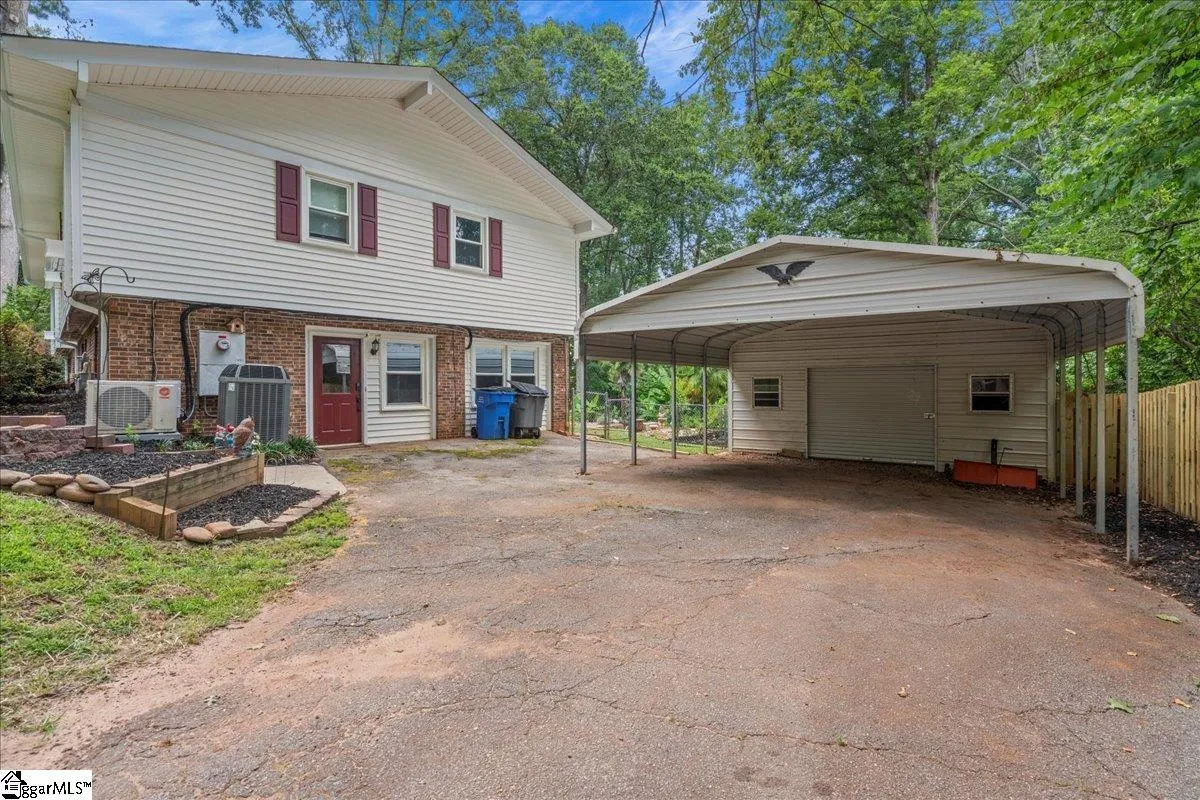 Property image 4 at 211 Covington Court, Greenville, SC 29617