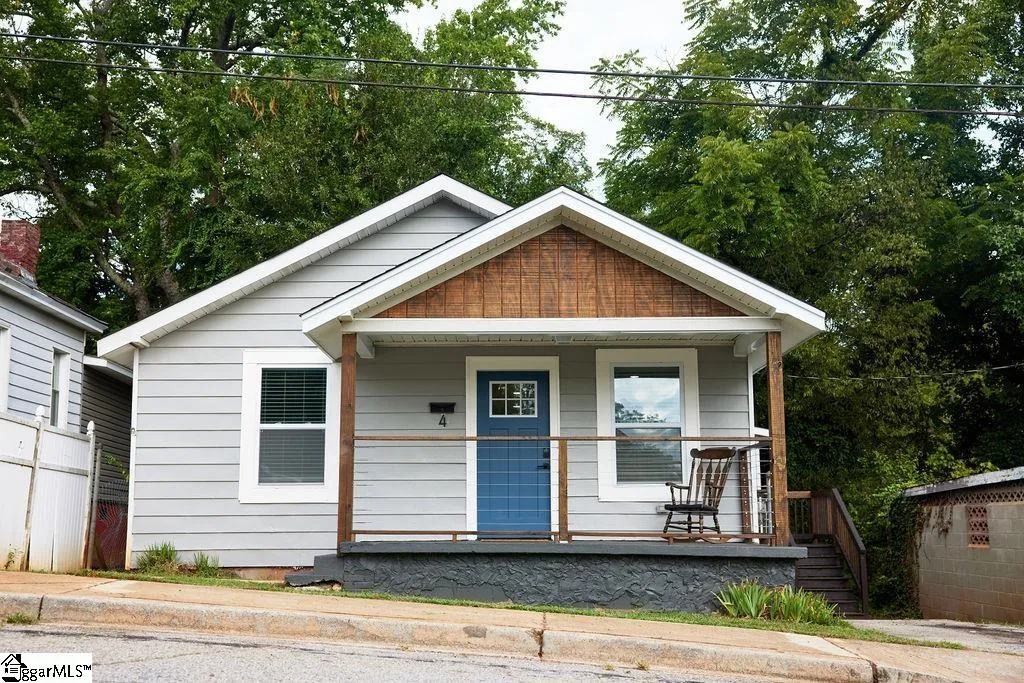 4 Lindberg Avenue