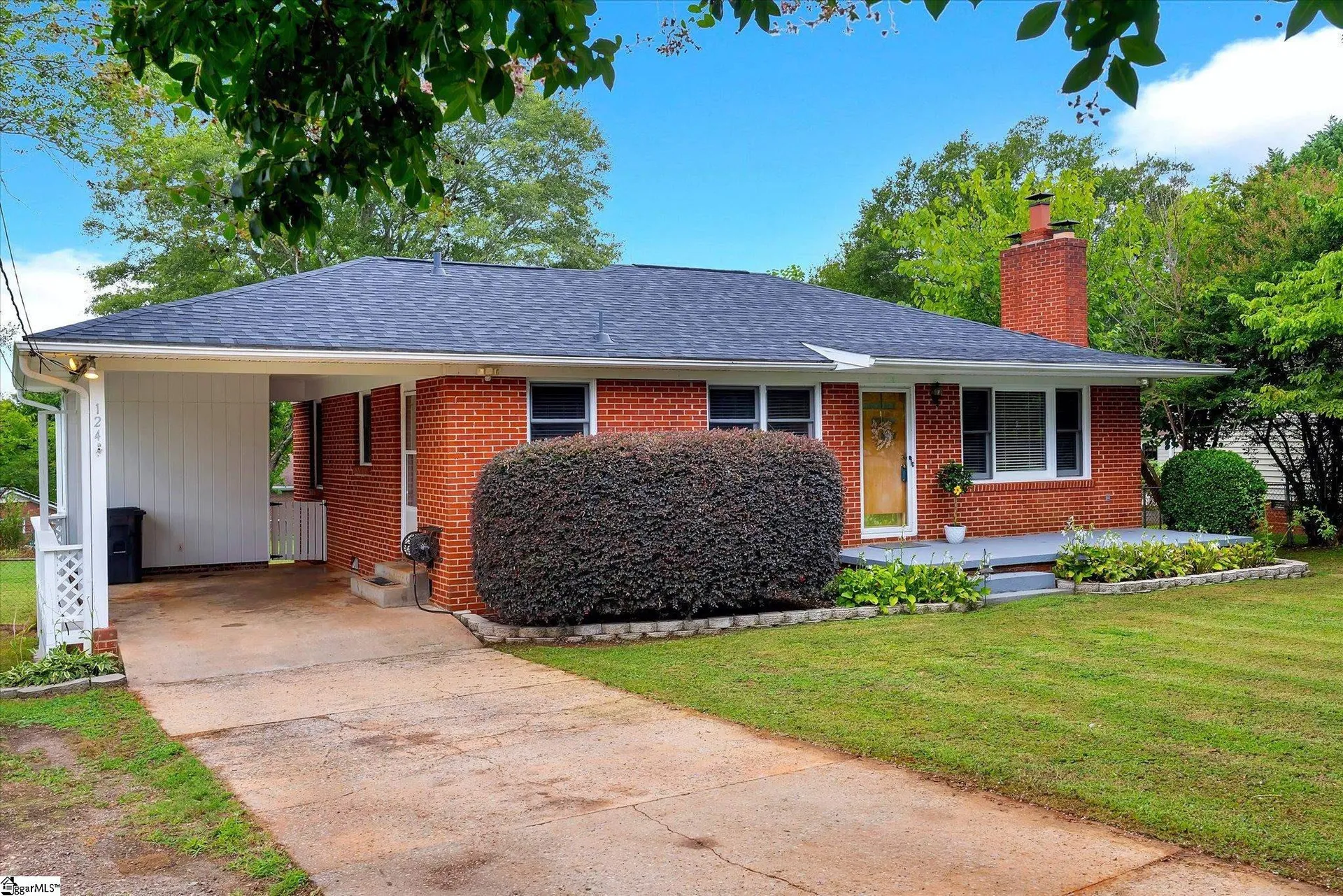 Property image 2 at 124 Courtney Circle, Greenville, SC 29617