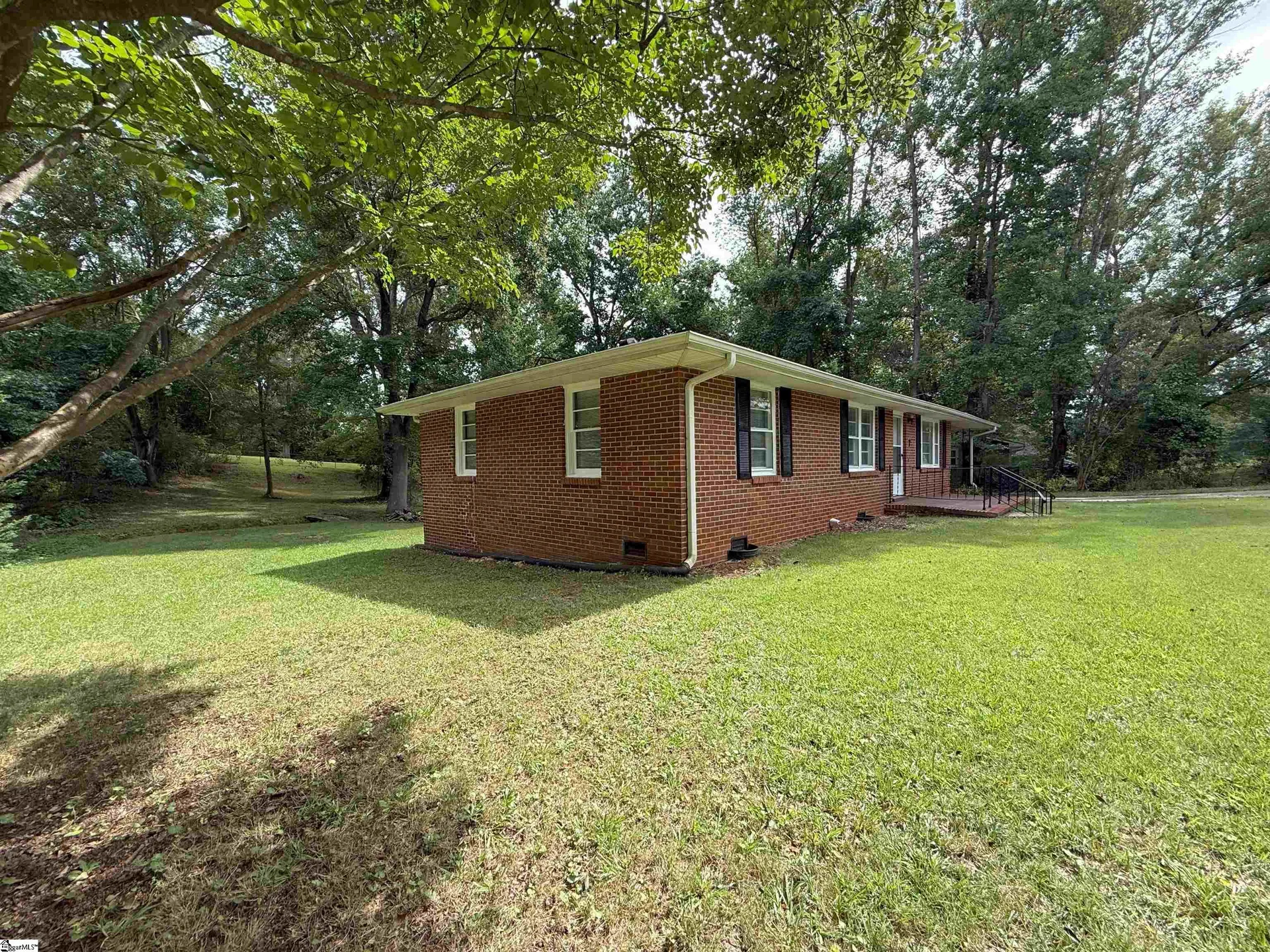 Property image 2 at 7 Elf Lane, Greenville, SC 29617