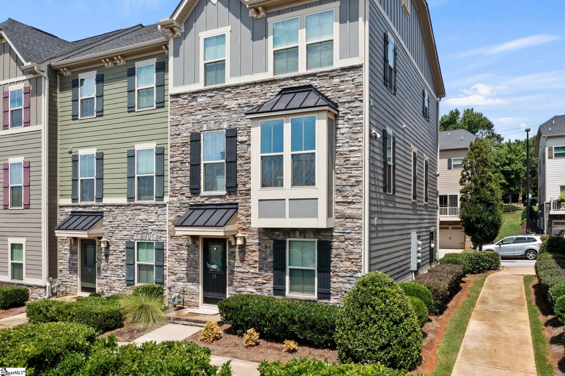 Highview Townes, Greenville Community
