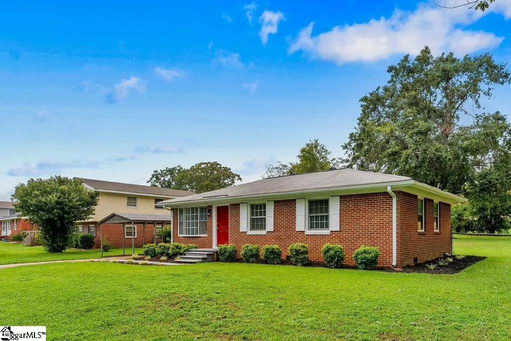 Property image 3 at 202 Old Farm Road, Moore, SC 29369-9308