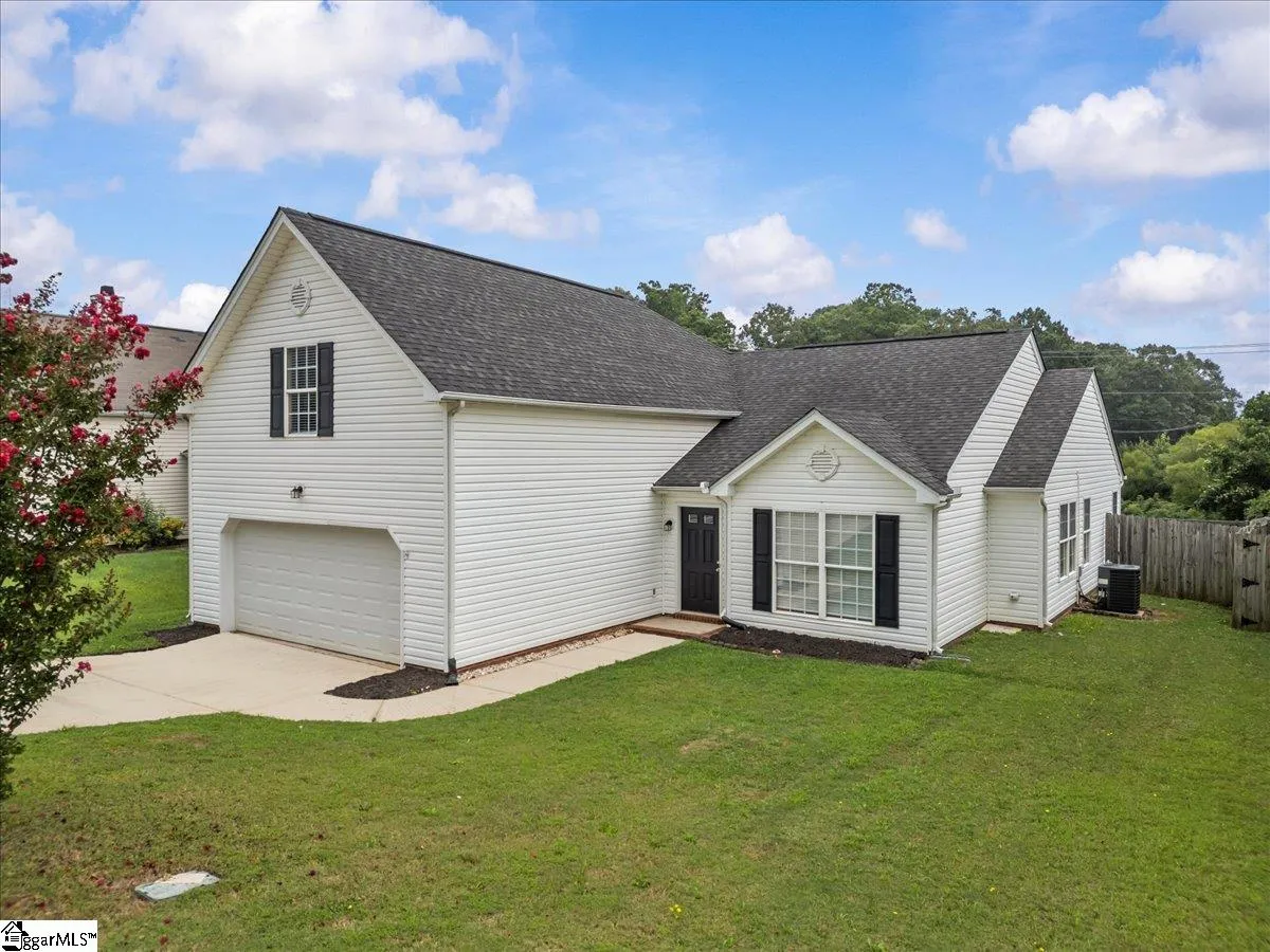 Property image 3 at 212 Clay Thorn Court, Greer, SC 29651