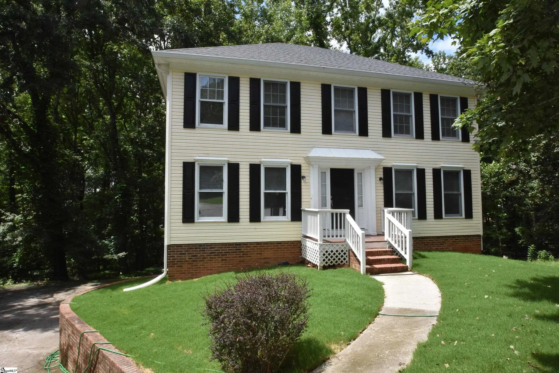 Hunters Woods, Simpsonville Community