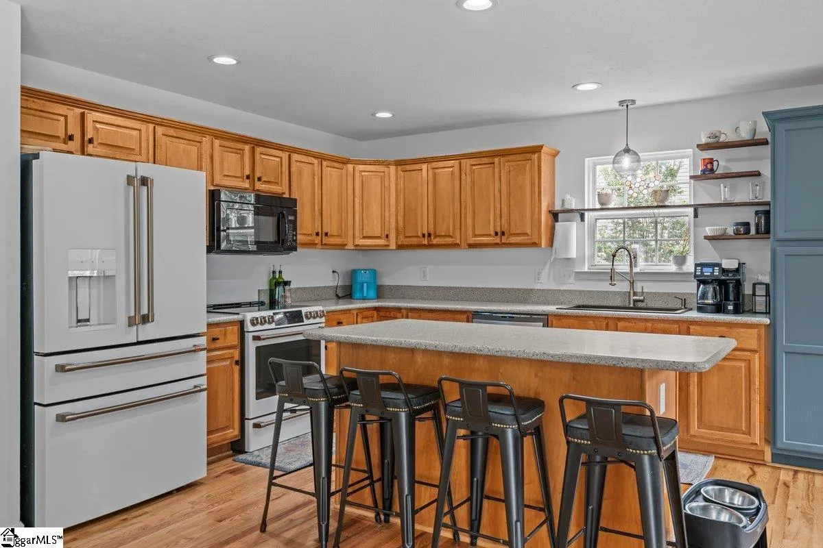 Property image 4 at 131 Brooke Lee Circle, Taylors, SC 29687