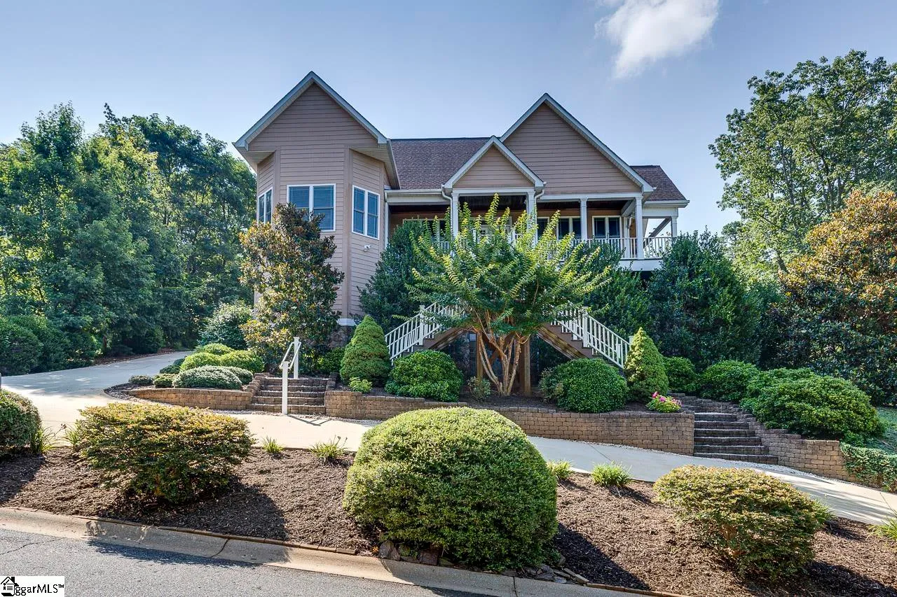 Property image 2 at 18 Glens Choice Court, Greenville, SC 29609