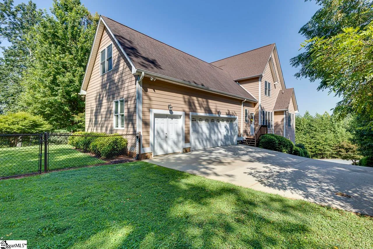 Property image 5 at 18 Glens Choice Court, Greenville, SC 29609