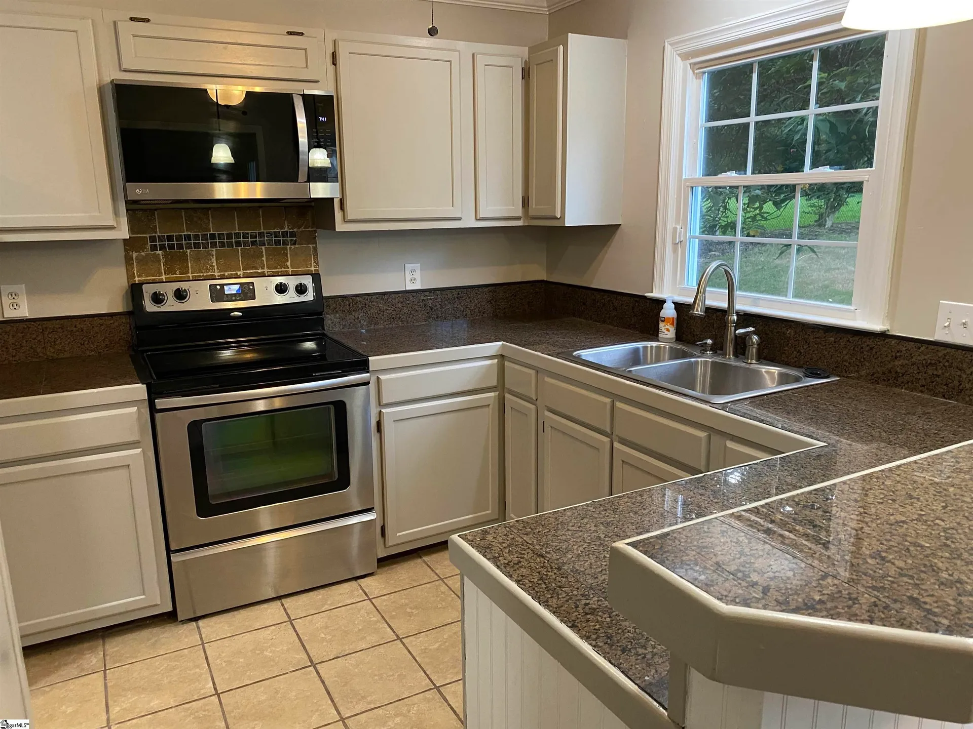 Property image 5 at 406 Latrobe Drive, Simpsonville, SC 29681