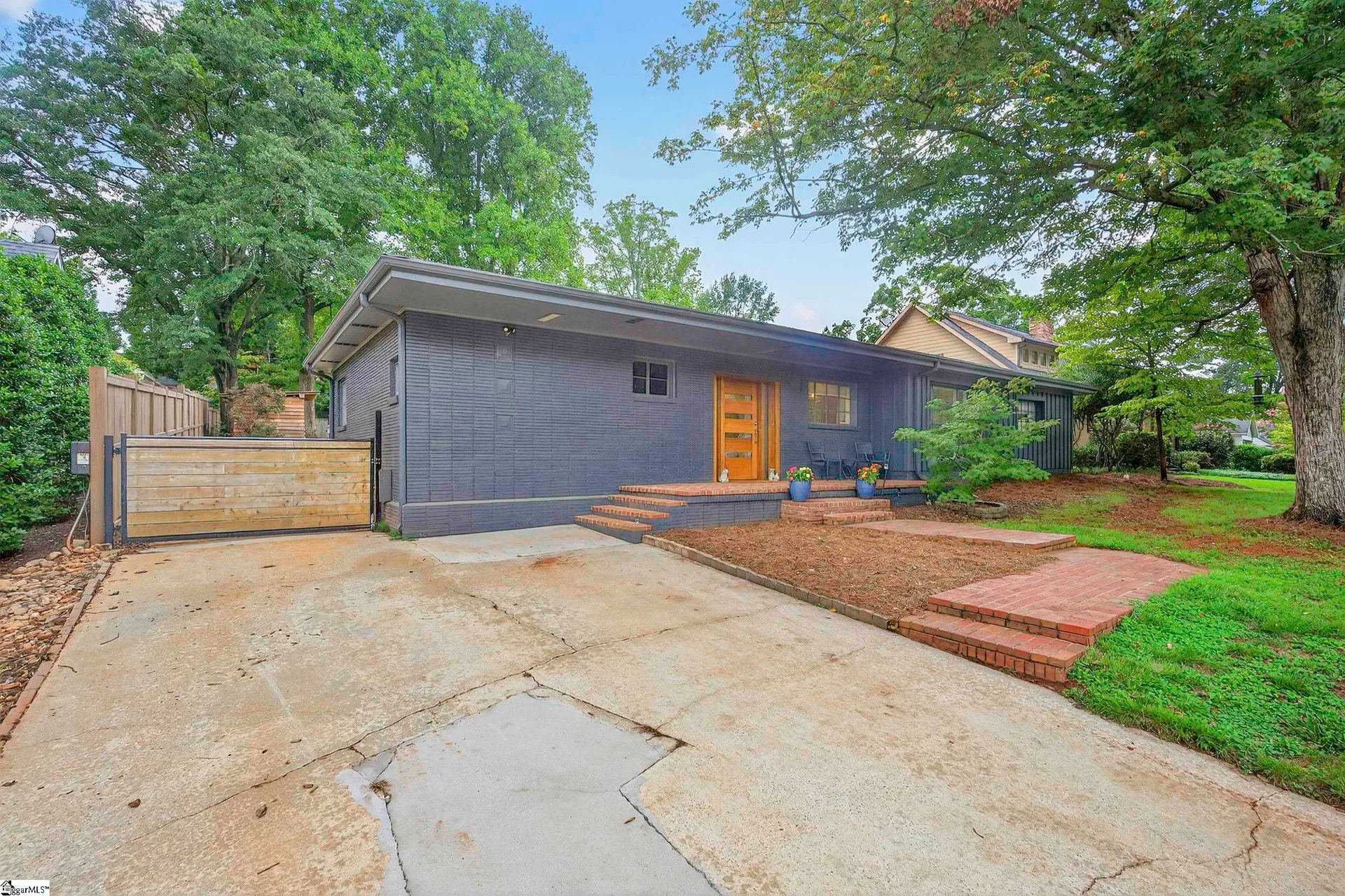 Property image 2 at 219 E Avondale Avenue, Greenville, SC 29609