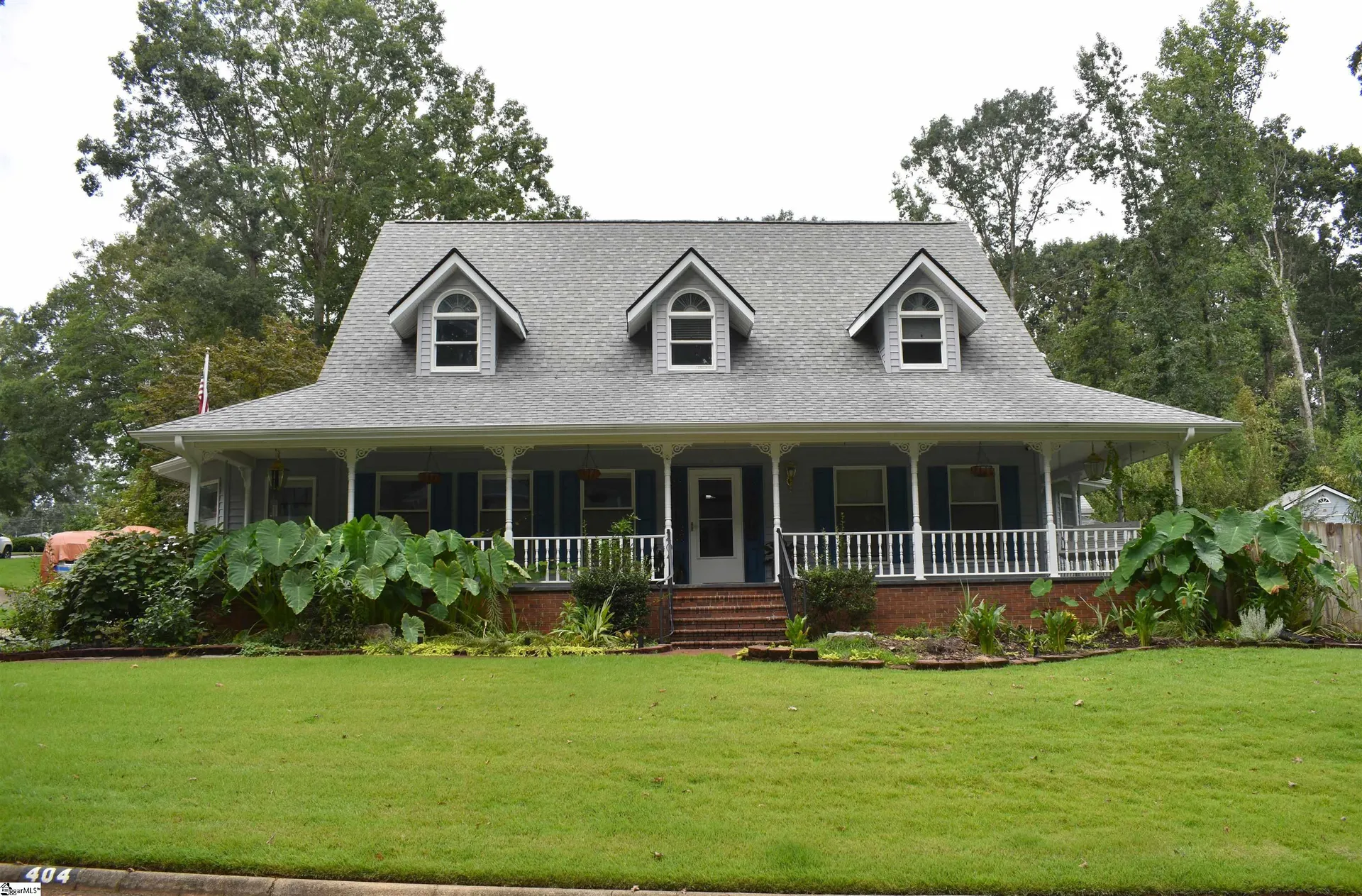 Poinsettia, Simpsonville Community
