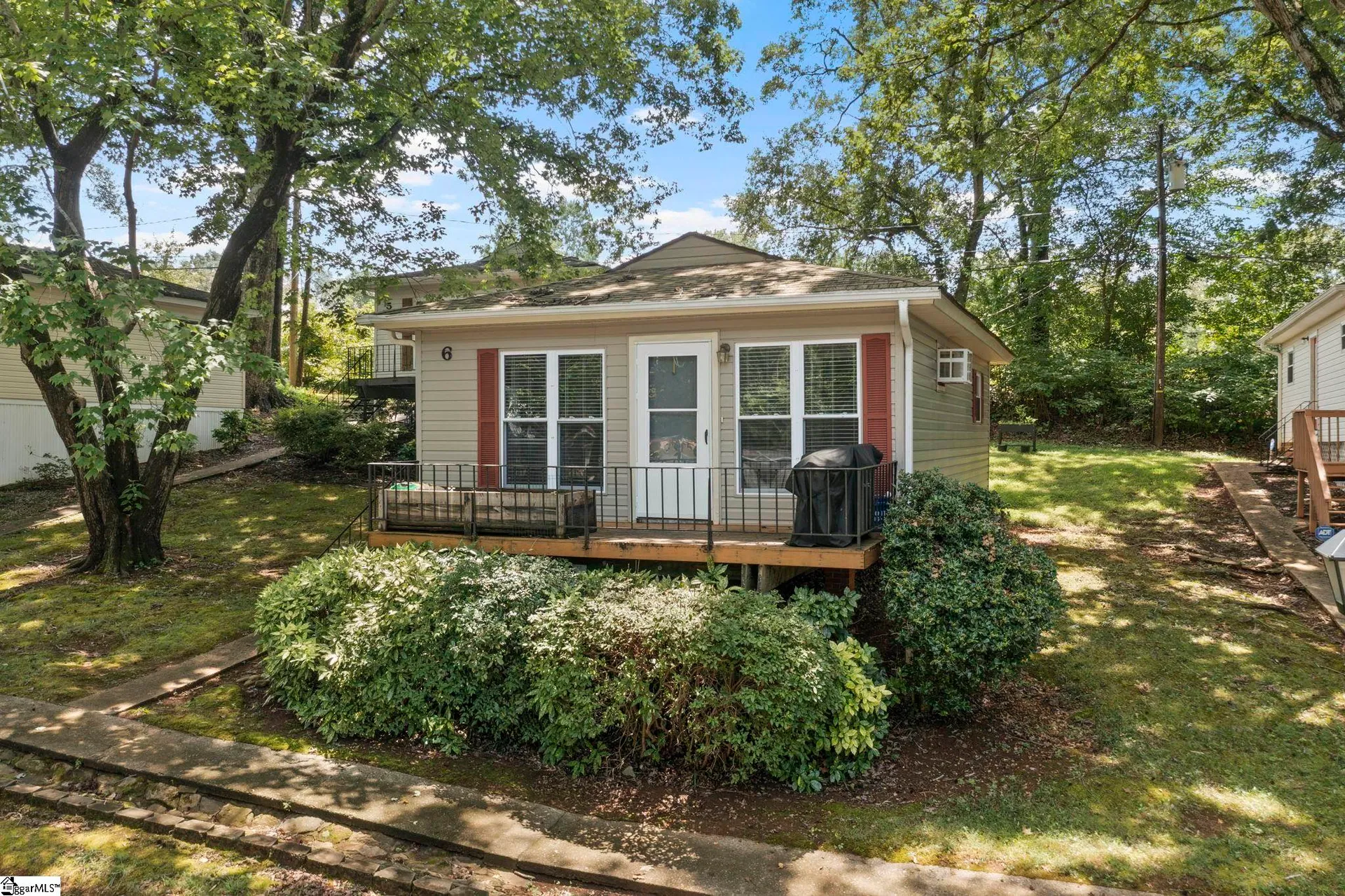 Property image 2 at 6 Kimbell Court, Greenville, SC 29617