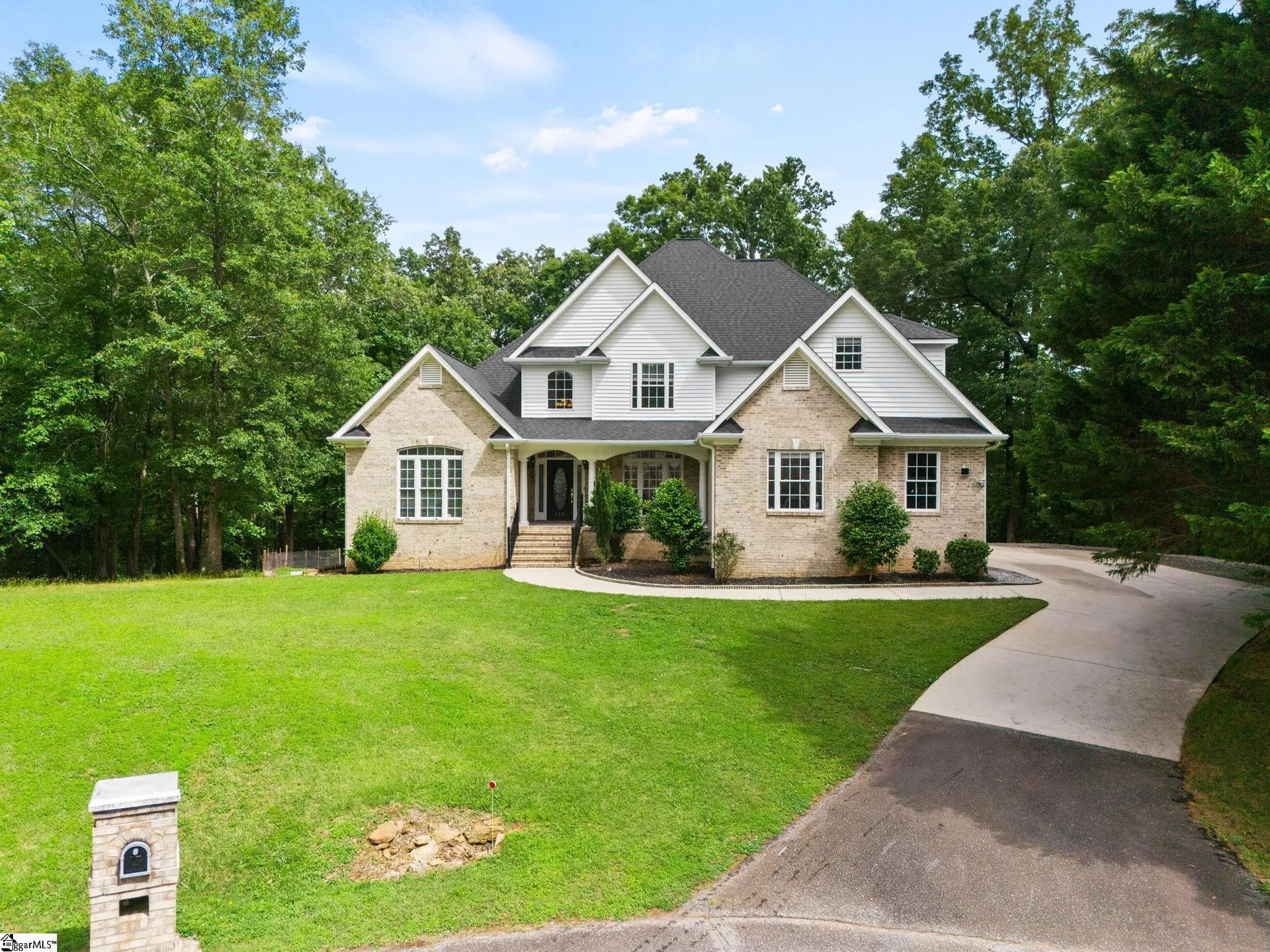 Cobbs Glen, Anderson Community