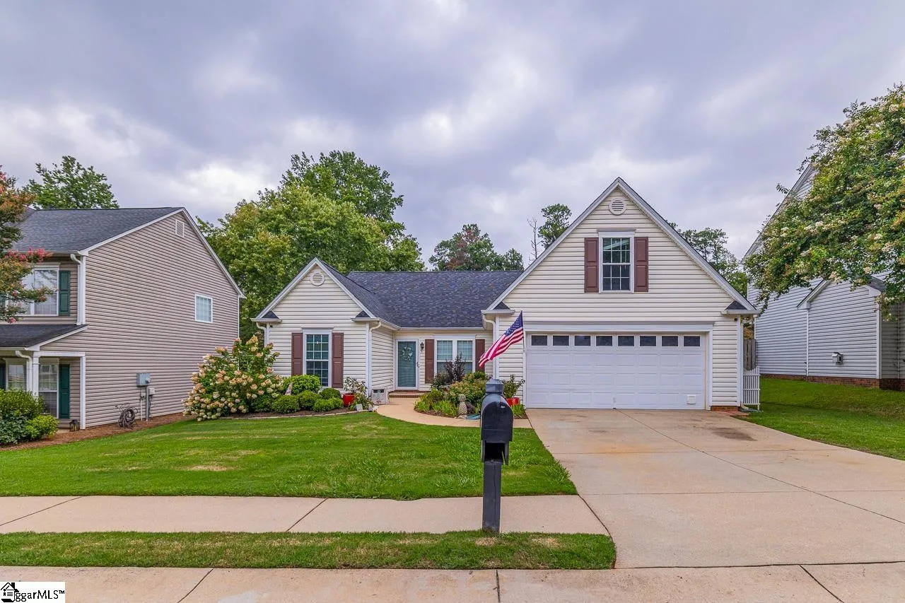 Property image 2 at 203 Crown Empire Court, Simpsonville, SC 29681