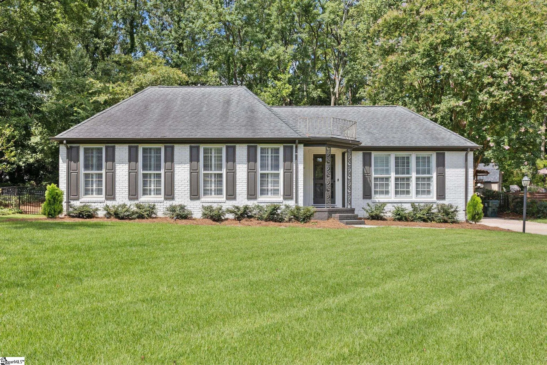 Mountainbrook, Greenville Community