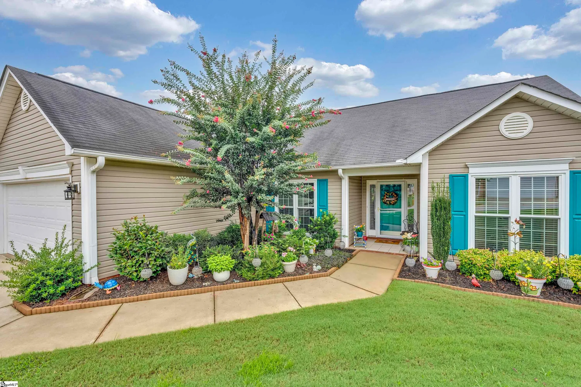 Lexington Place, Greenville Community