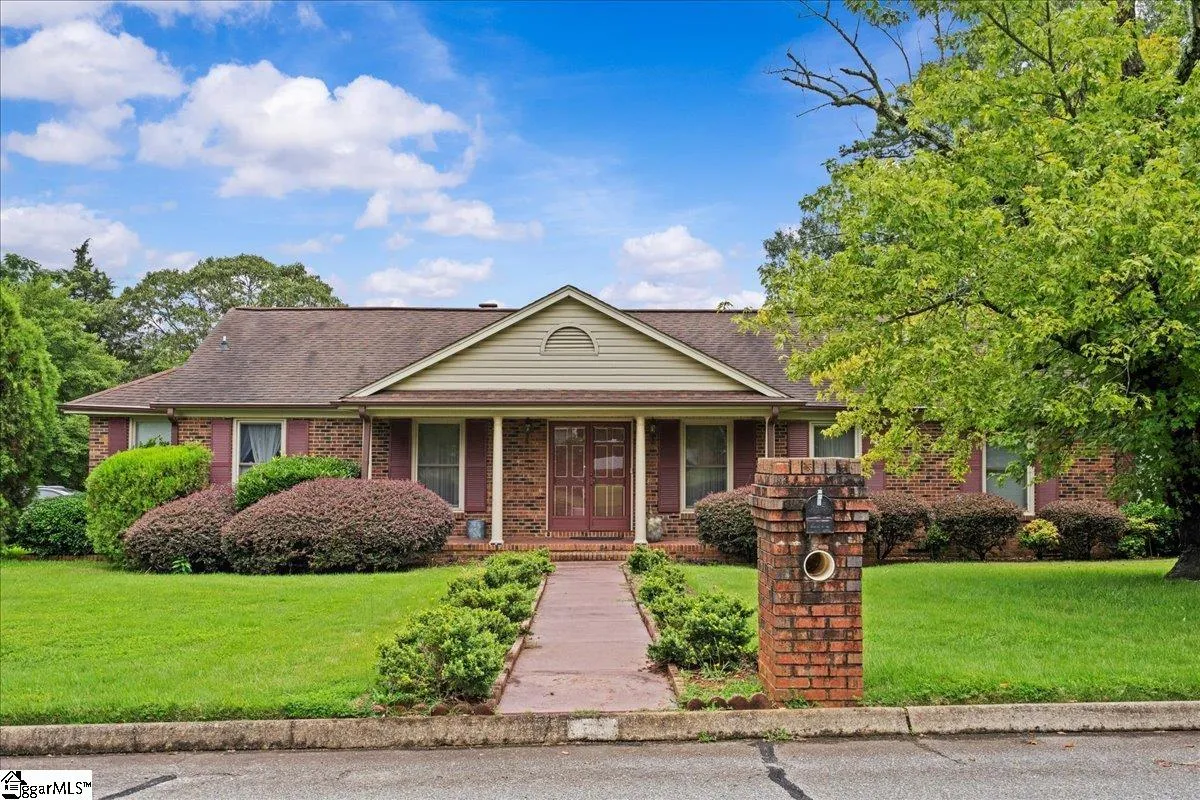 Property image 1 at 101 Lawnfield Street, Mauldin, SC 29662