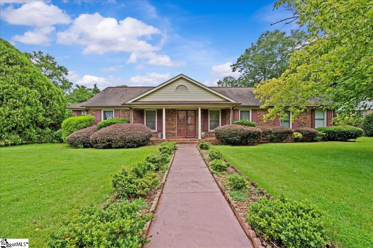 Property image 2 at 101 Lawnfield Street, Mauldin, SC 29662