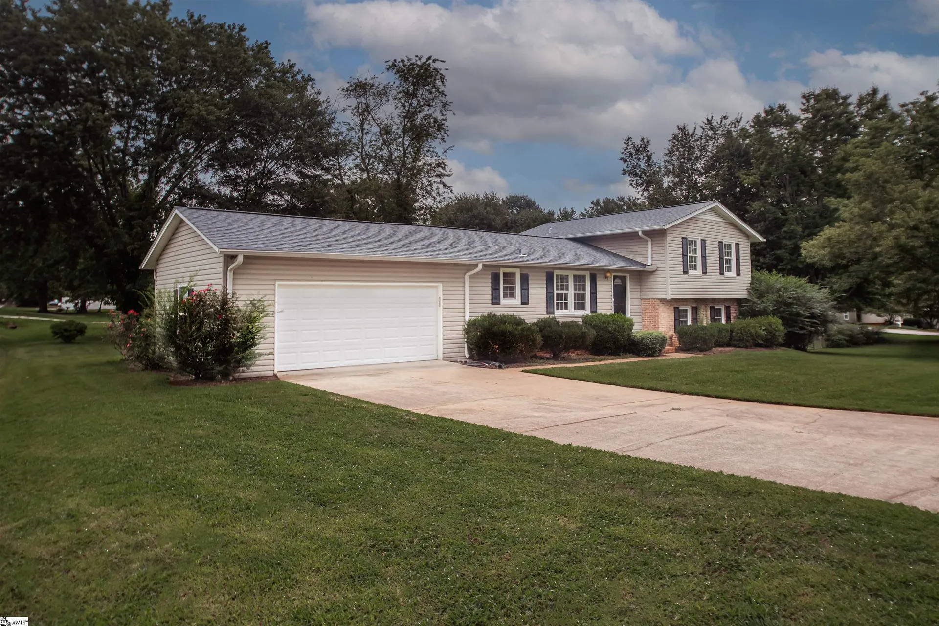 Property image 2 at 101 Shagbark Court, Simpsonville, SC 29680