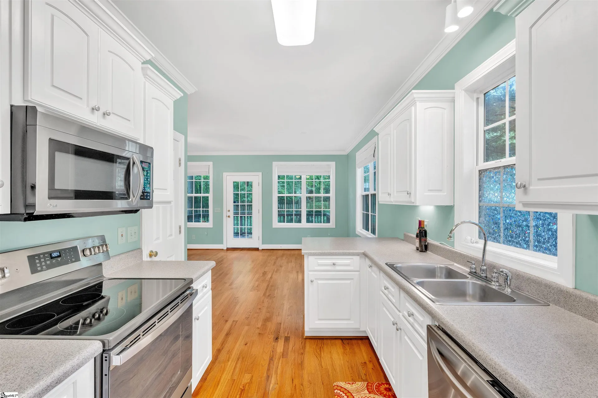 Property image 3 at 1038 Summit Drive, Greenville, SC 29609
